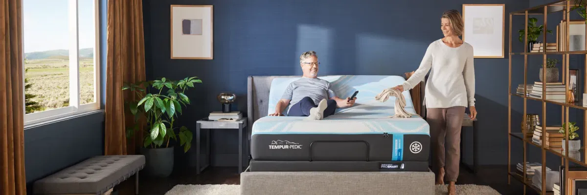 tempur-pedic-luxebreeze-soft-mattress-couple